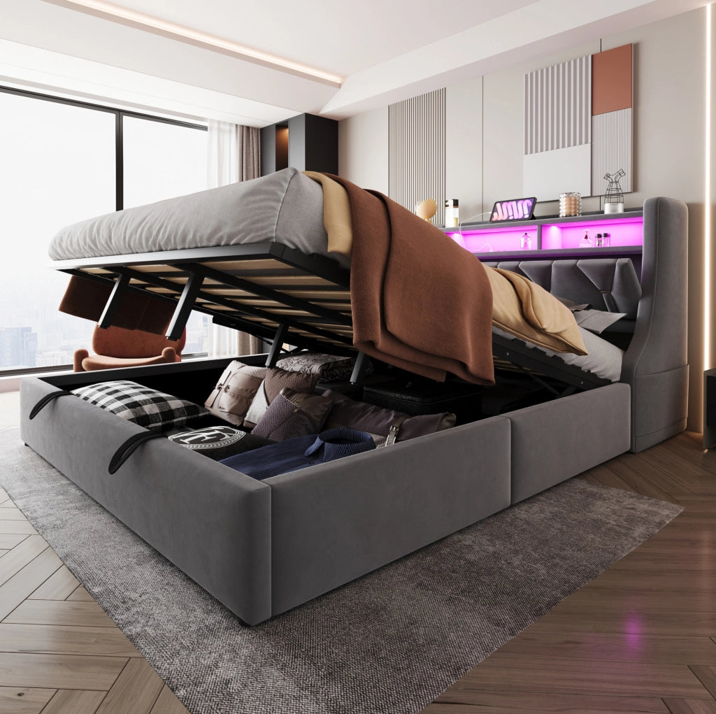 Letto matrimoniale imbottito 180x200 cm in velluto grigio con contenitore; LED e prese