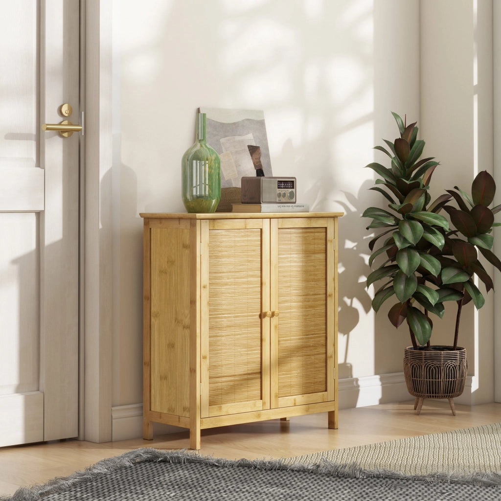 Credenza Mobile Soggiorno in Stile Boho 2 Ante in Rattan e Bambù 60x27x67,5 cm