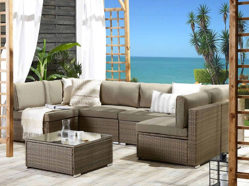Set salotto esterni Cuscini rattan sintetico marrone Divano angolare modulare 6 persone Tavolino piano vetro temperato Set giardino 7 pezzi