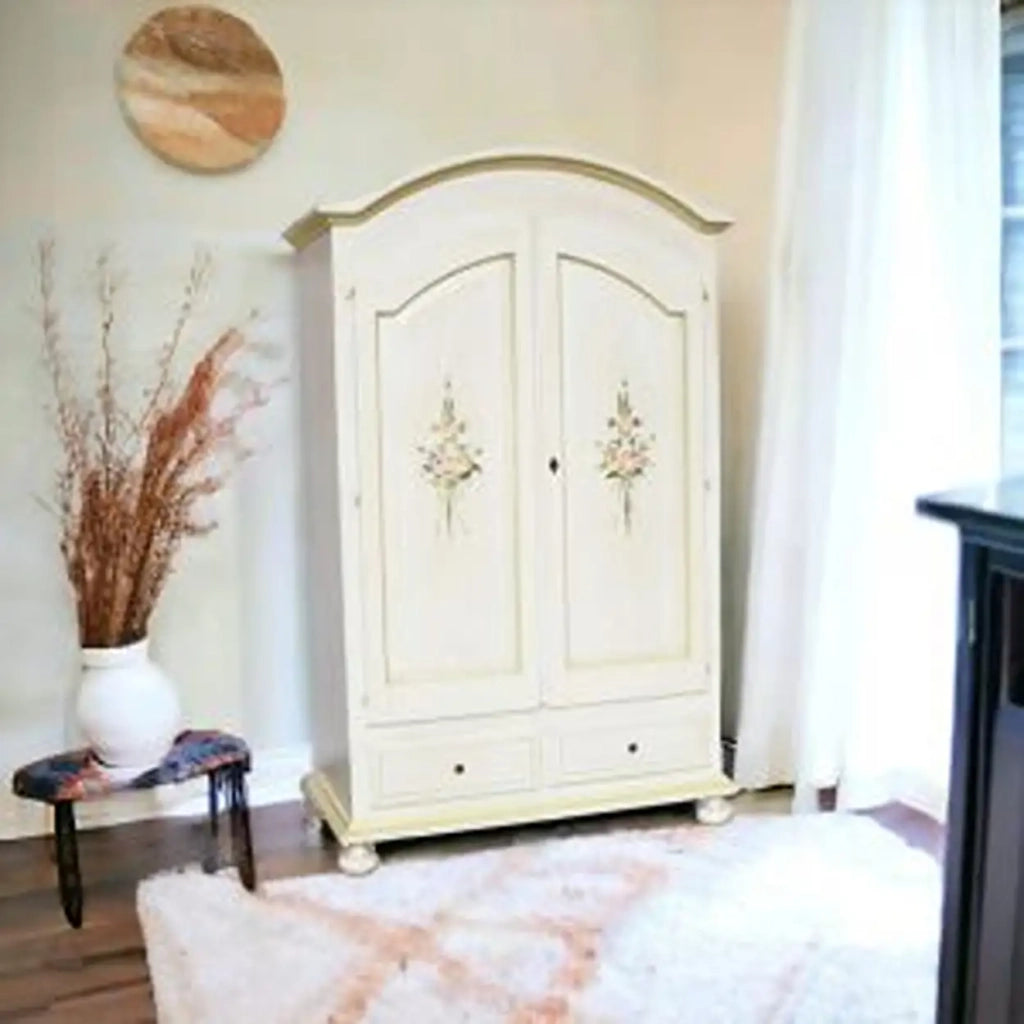 Armadio in legno Shabby chic mod cipolla bianco anticato decorato filo verde
