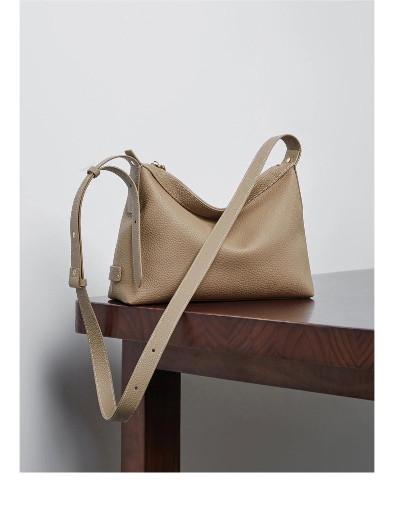 Borsa a tracolla da spiaggia da donna in vera pelle color albicocca