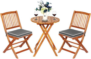 Set Tavolino e Sedie da Girdino Pieghevole, Set da Bistro 3 Pezzi in Legno di Acacia, con Cuscino, Set di Mobili da Esterno, Tavolino Portato 80kg, Sedie Portate 160kg (Cuscino Grigio)