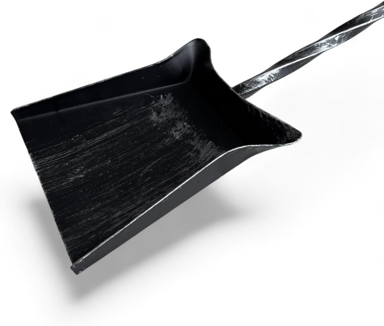 Paletta per Cenere in Ferro per Camino, Nera, Lunghezza Totale 57 cm, Larghezza Utile paletta 12 cm