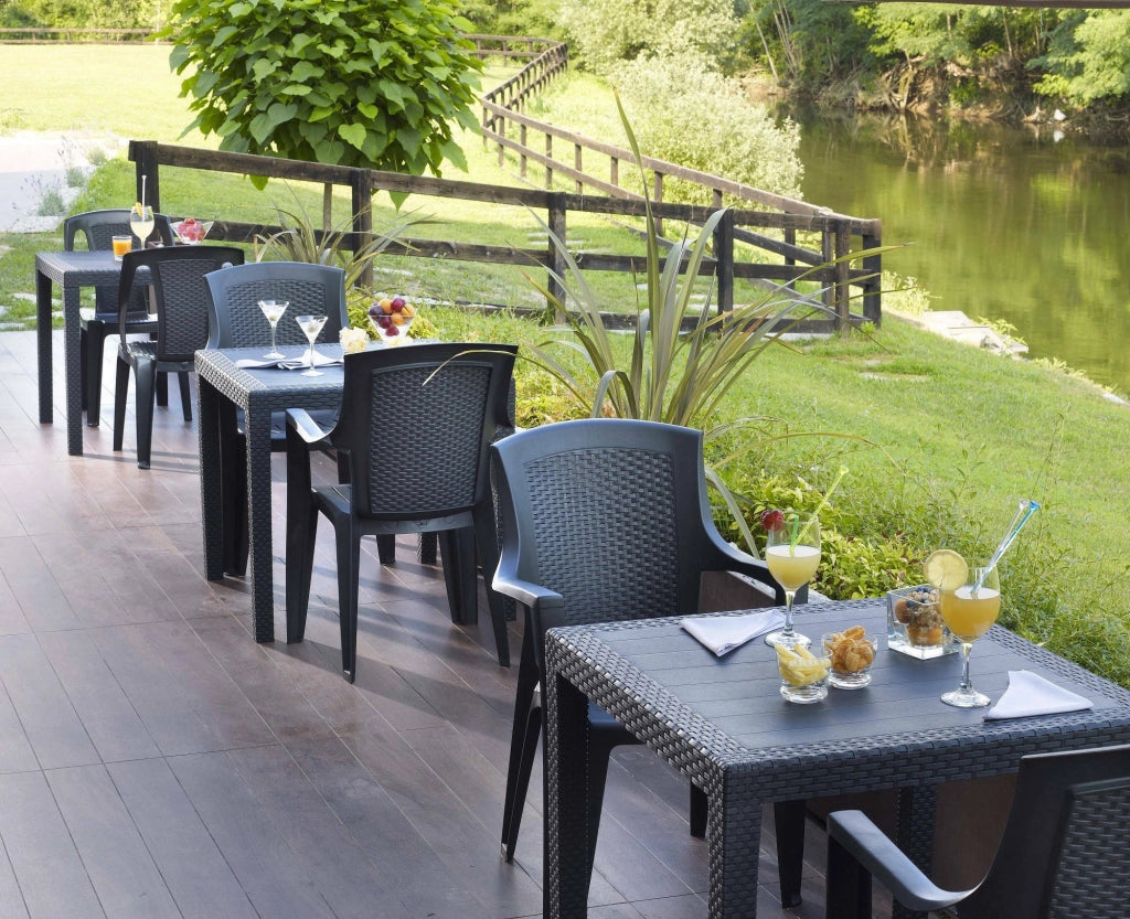 Tavolo da esterno Daanan, Tavolo quadrato da giardino, Tavolino fisso effetto rattan, 100% Made in Italy, Cm 80x80x72, Antracite