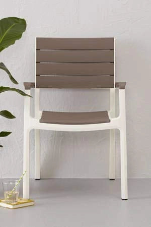 Sedia da Giardino con Braccioli in Resina Effetto Legno Impilabile Colore