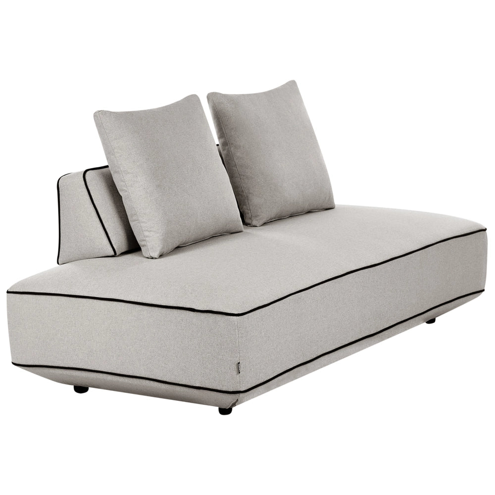 Chaise imbottita grigio chiaro con cuscini da salotto confortevole stile moderno