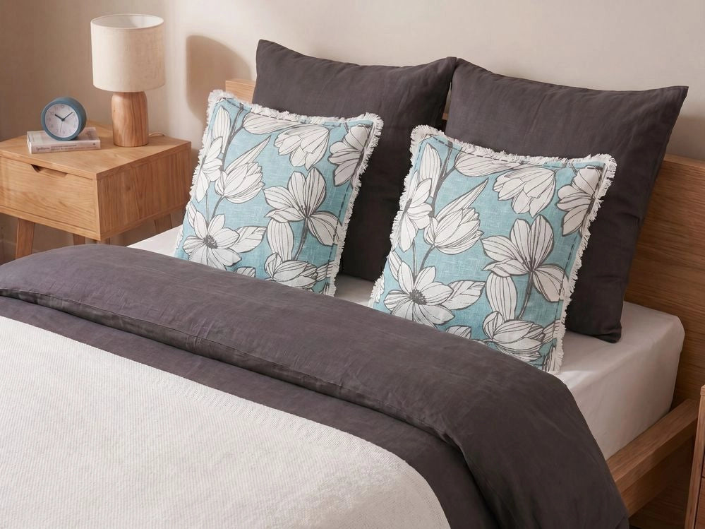 Set di 2 cuscini in cotone bianco e blu con motivo floreale e frange 45 x 45 cm con imbottitura stile boho