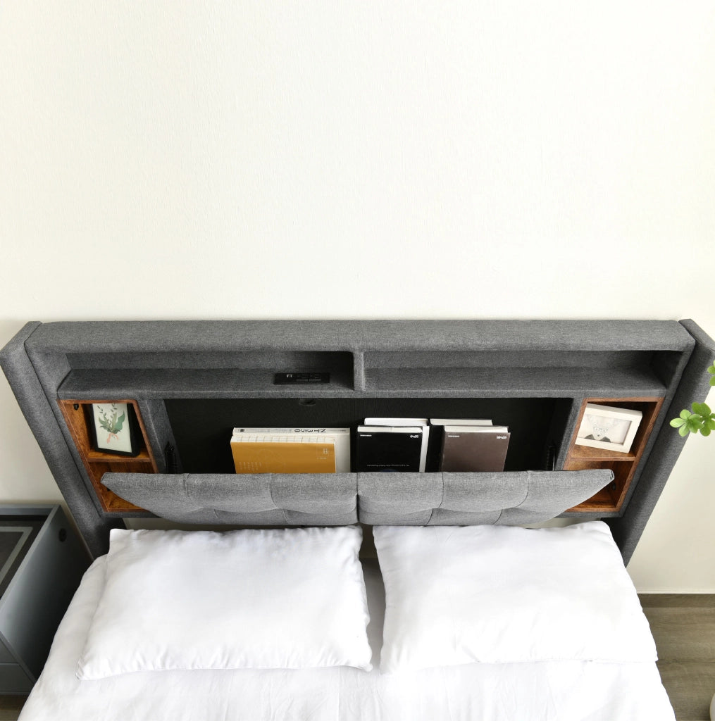 Letto matrimoniale imbottito 160x200 cm con testiera contenitore; LED; USB e prese; grigio