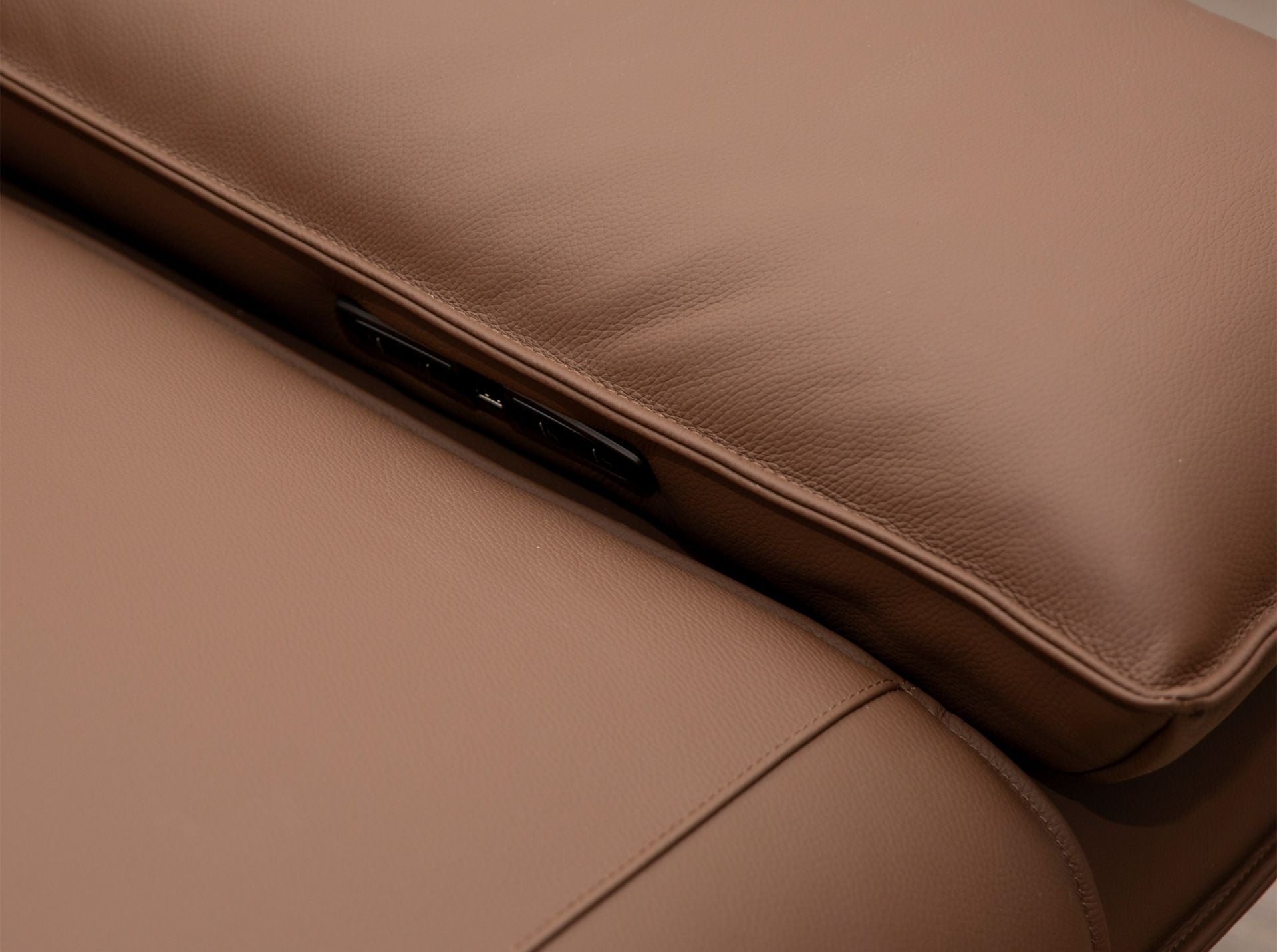 Divano angolare relax componibile in pelle marrone