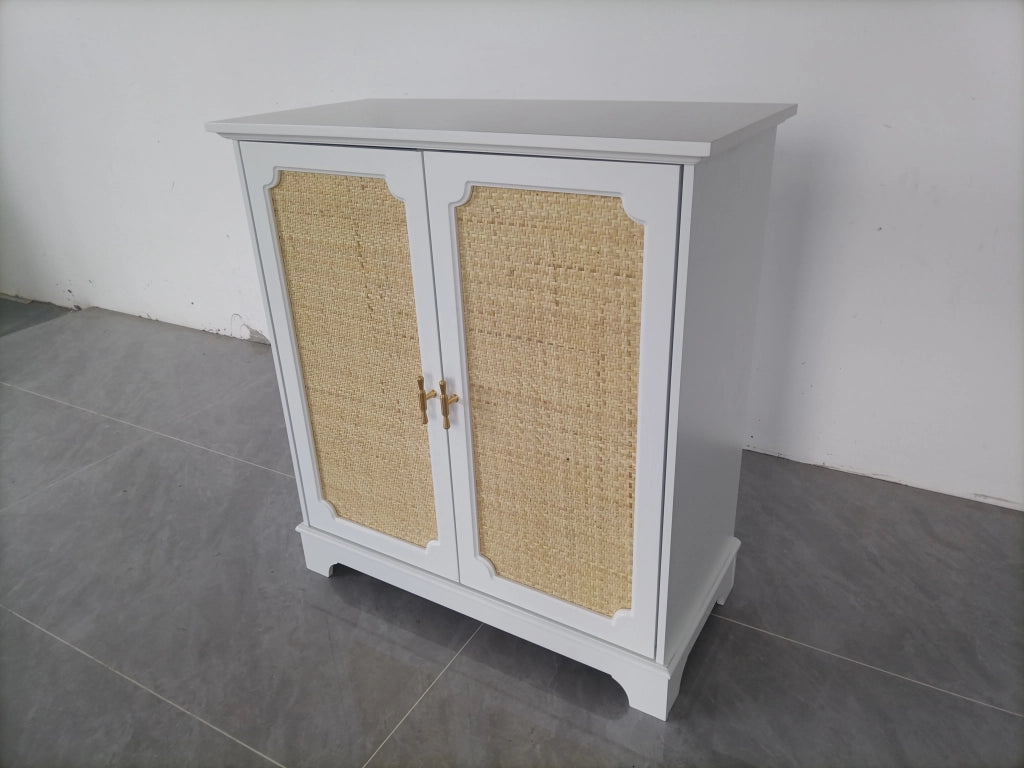 Credenza e madia con 2 ante in rattan, ripiano regolabile, in MDF e truciolare, per cucina e soggiorno, bianco, 80 × 38 × 86 cm