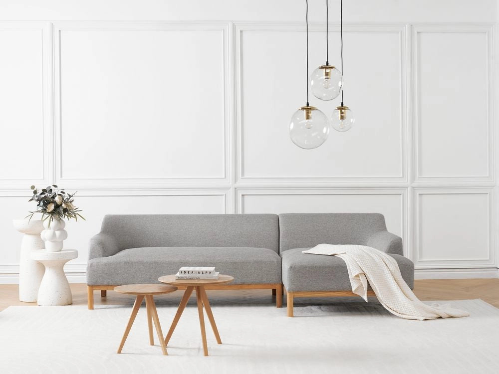 Divano angolare a sinistra Tessuto poliestere grigio Gambe di legno Soggiorno elegante