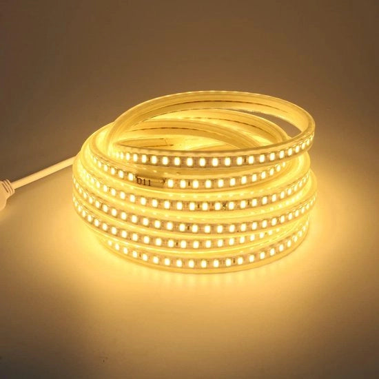 Striscia LED 6 Metri - Acqua Resistente - Per Interno e Esterno - Basso Consumo di Energia - Alta Qualità
