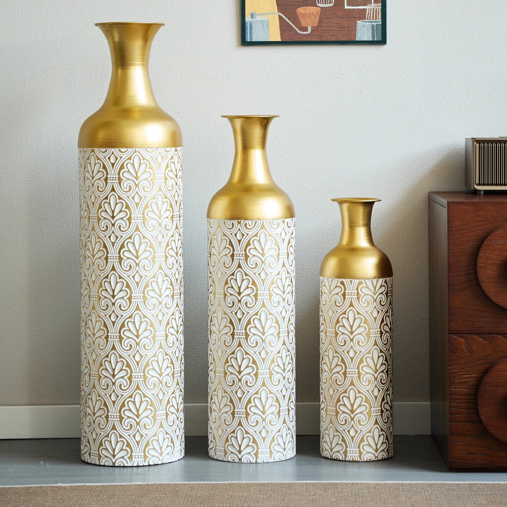 Fioriera a più livelli set da 3 con altezze differenziate in metallo oro e bianco per piante e decorazioni indoor
