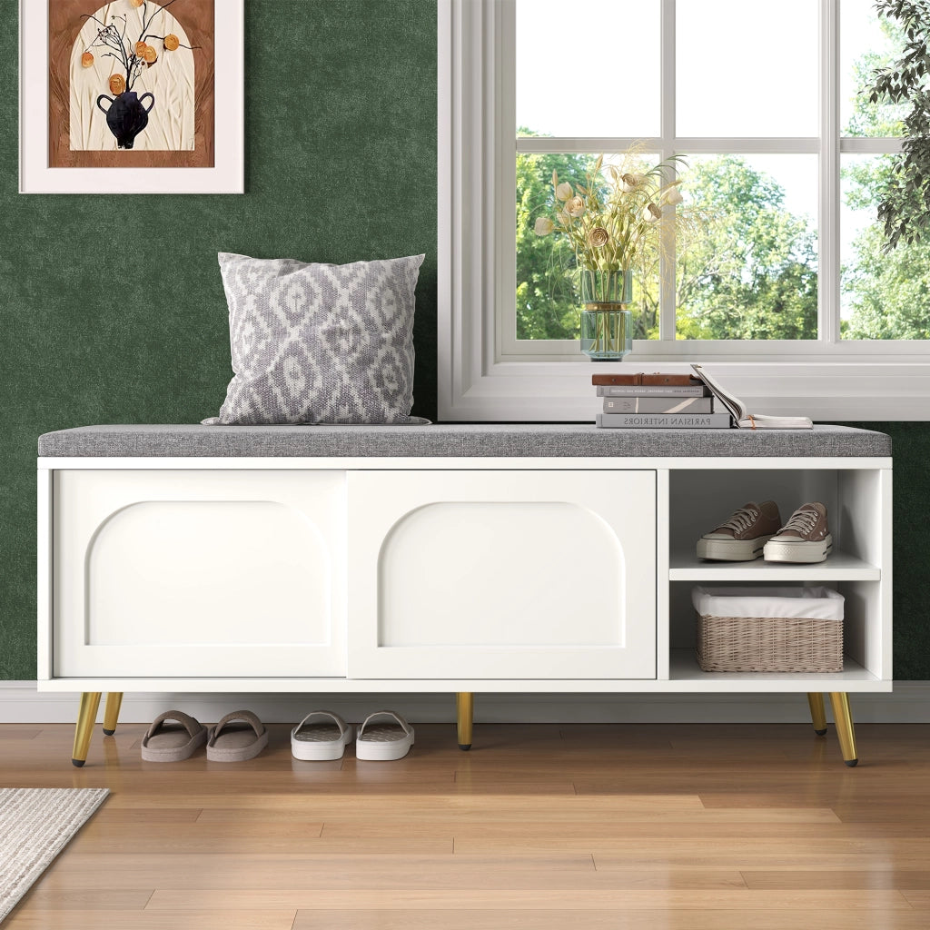 Mobile ingresso con ante e ripiani; in pannello truciolare; 121×35×49 cm; bianco