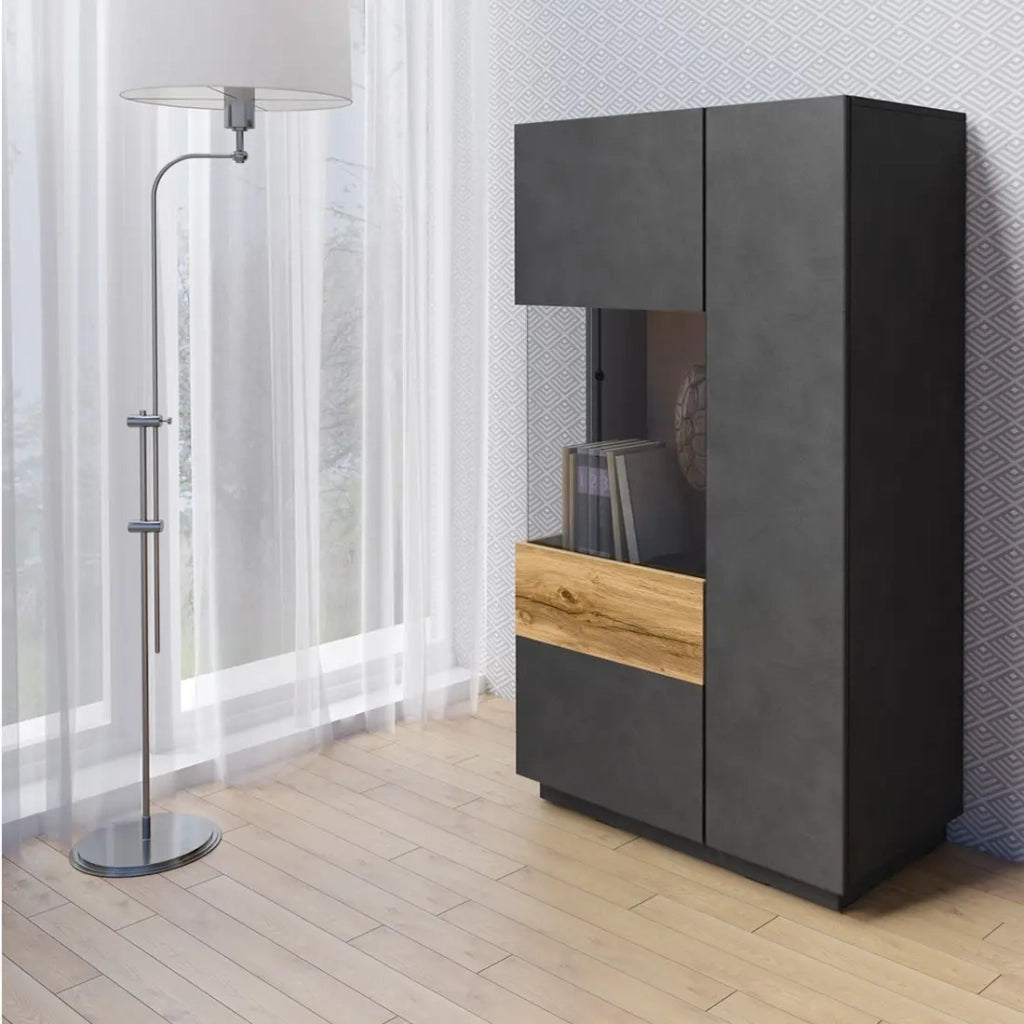 Credenza alta KILES con LED, 2 porte, antracite e rovere, porta a vetro a sinistra