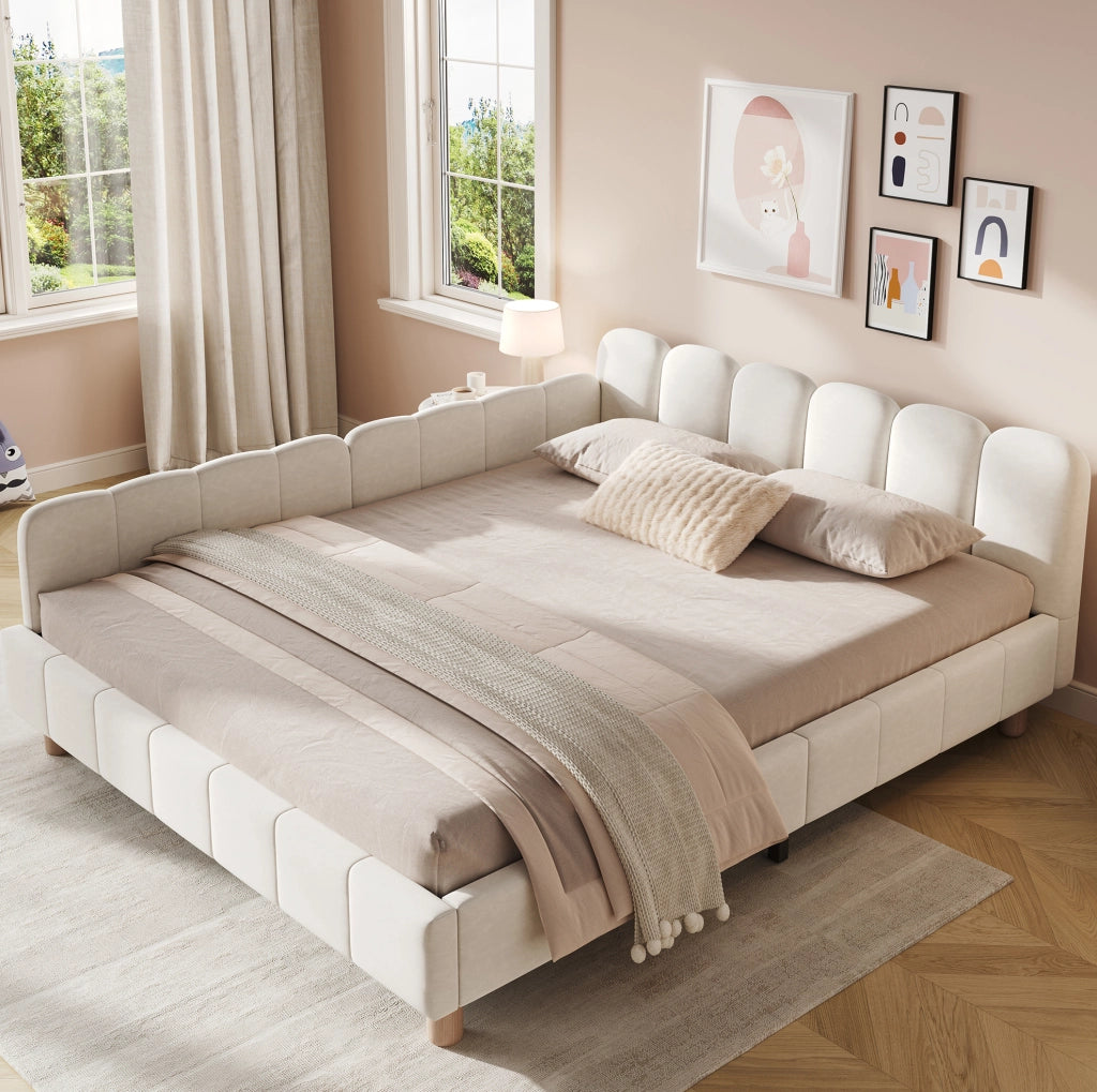 Letto per bambini 140x190 cm in velluto beige con testiera ergonomica e tasche laterali