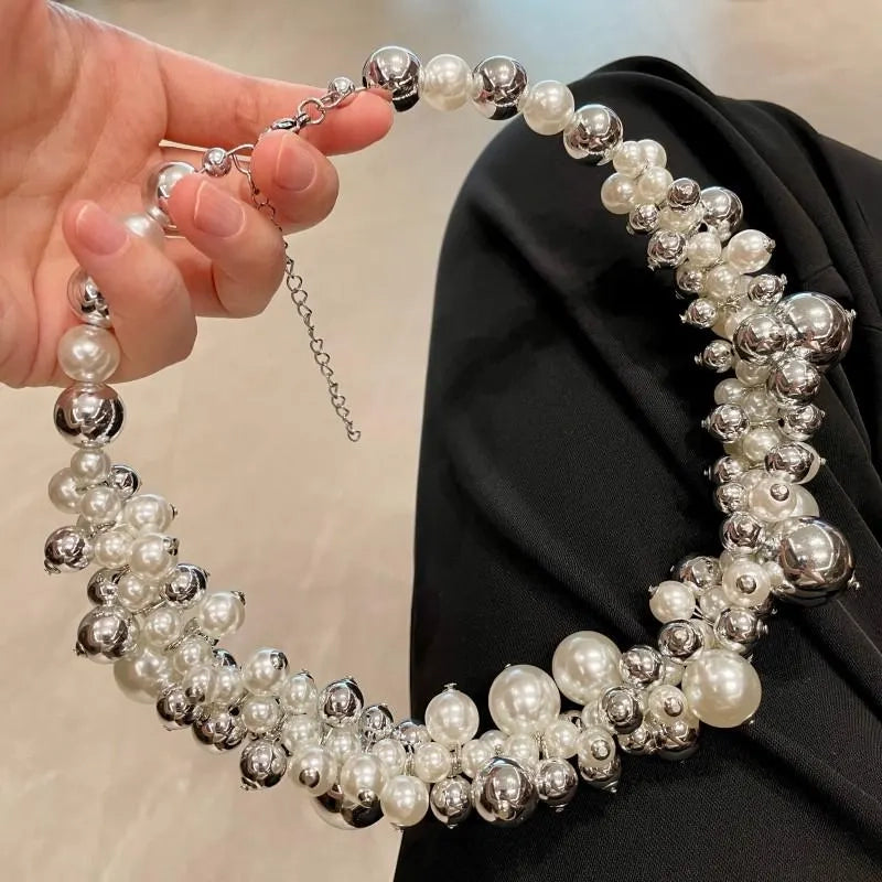 Collana a blocchi di colore fatta a mano con perle e perline rotonde, regalo di Natale o compleanno.