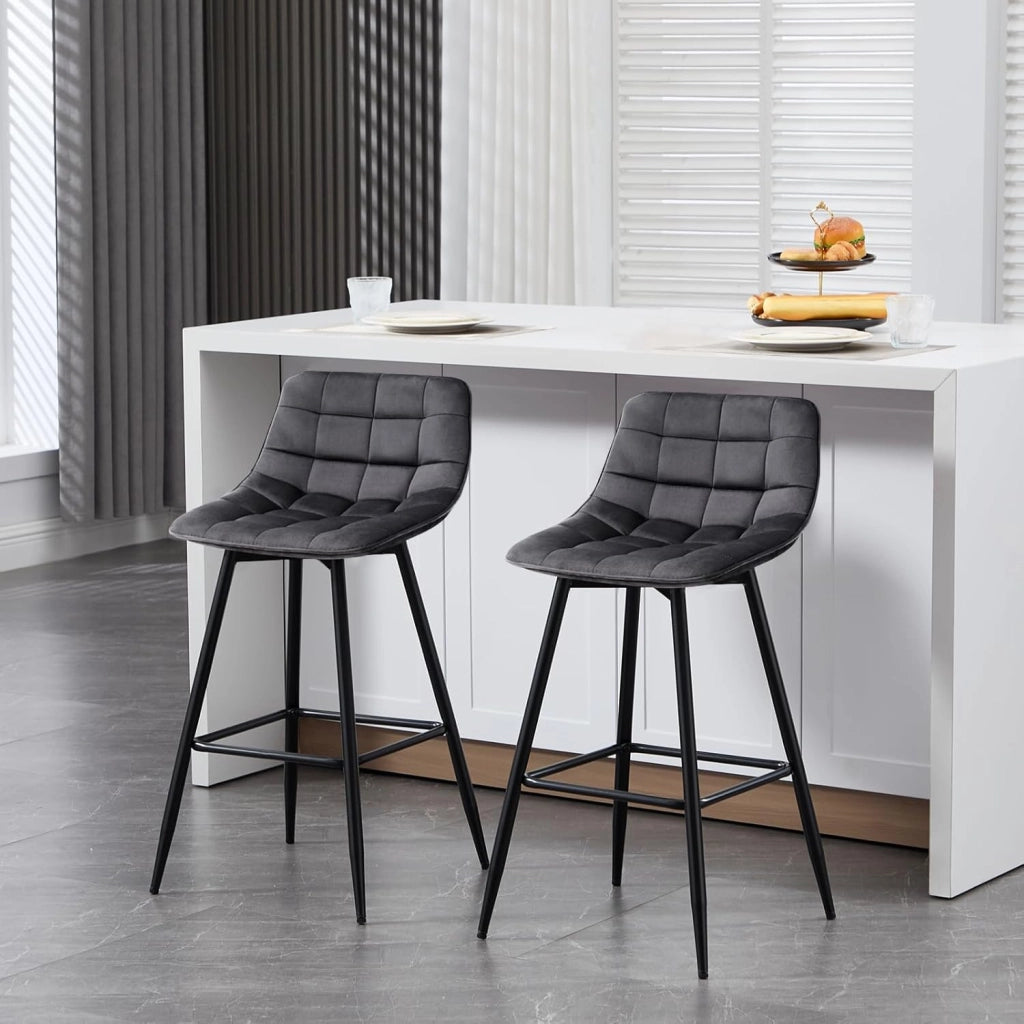 Sgabelli da Bar Stile Industriale Alta Sedia da Cucina Rivestimento in Velluto Grigio Scuro Gambe in Metallo 2 Pezzi