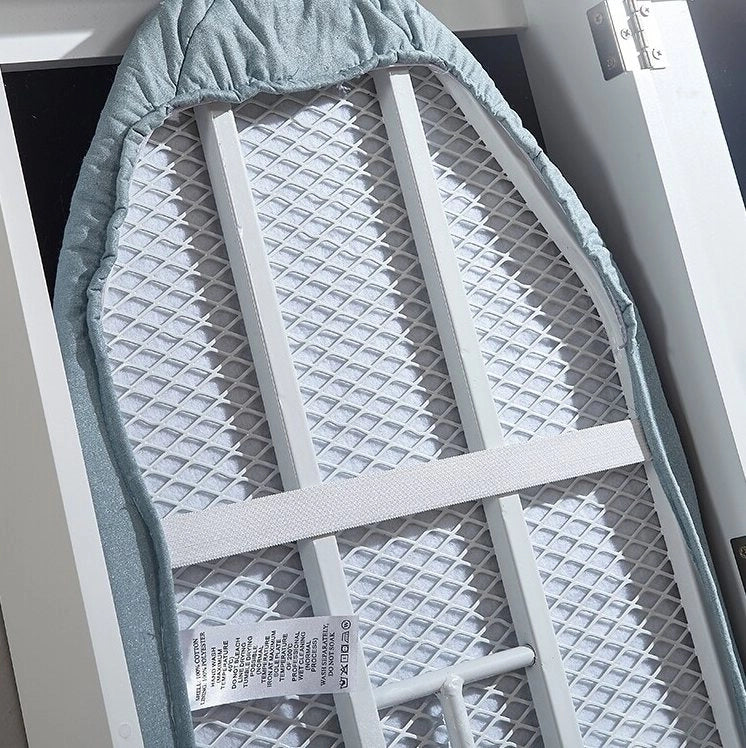 Mobile da parete con asse da stiro e specchio; MDF bianco; 105 x 43;5 x 16 cm