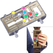 Sistema di apprendimento per chitarra - Esercizio degli accordi pratico - 6 accordi universali - Adatto per chitarre folk - Materiale ABS - Dimensioni 14 x 8 x 5 cm - Trainer per chitarra