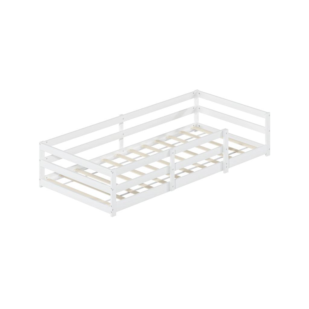 Letto Montessori a pavimento 90x200 cm in legno di pino bianco con sponde e rete a doghe