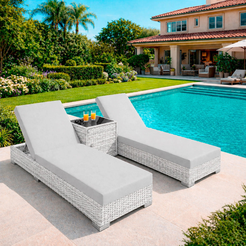 Set 2 Lettini Prendisole In Polyrattan Con Tavolino Contenitore E Cuscini Schienale Regolabile 5 Posizioni Sdraio Da Giardino Terrazzo Piscina Relax Outdoor Arredo Esterno 184 x 60 x 21 Cm Grigio Chiaro