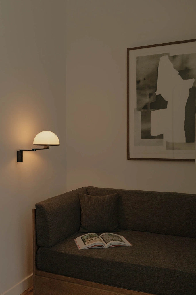 DOME Applique nera con braccio orientabile
