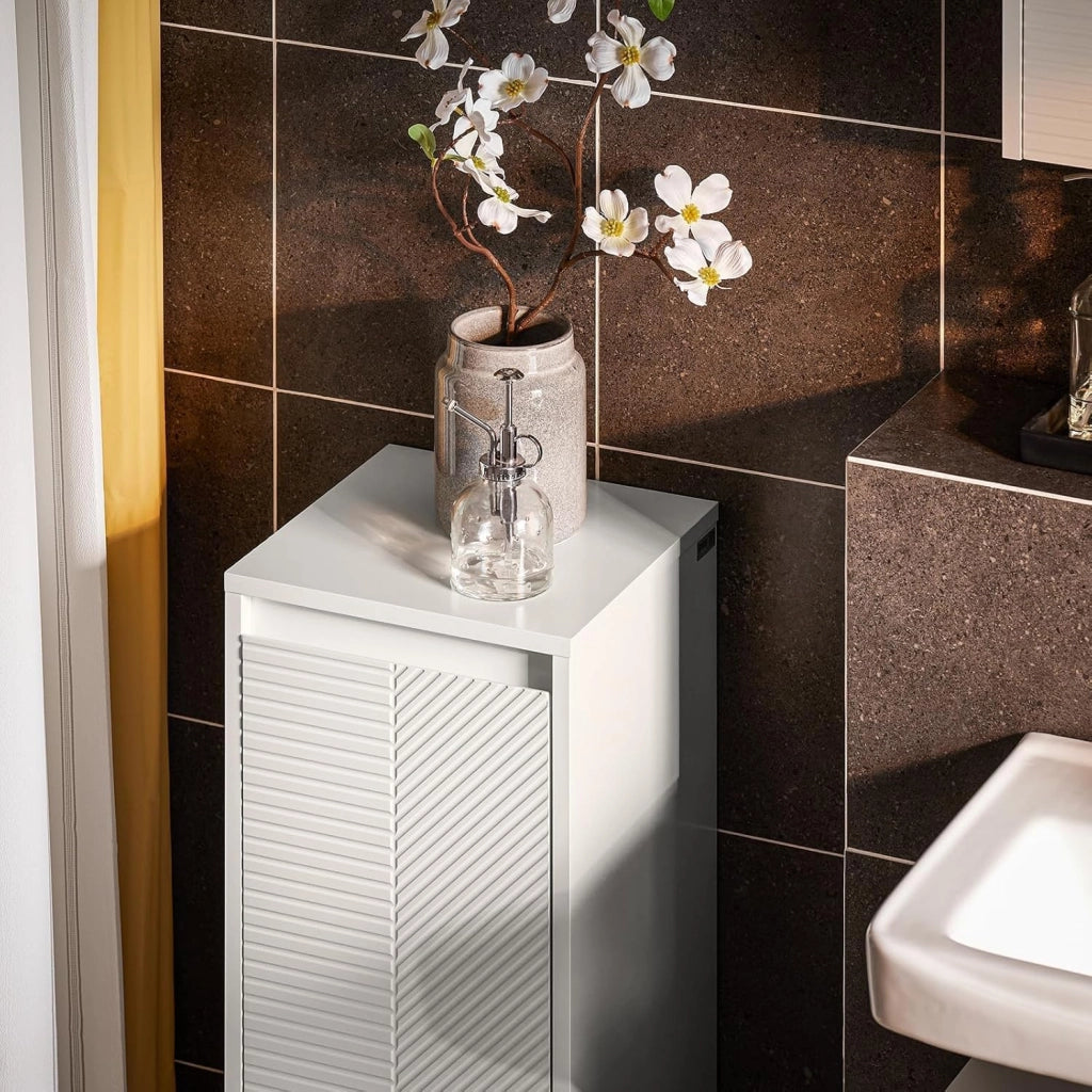 Mobiletto Bagno Salvaspazio con Cesto Portabiancheria – Mobile Bagno Bianco 30x30x87 cm con Anta a Ribalta, Armadietto Bagno Moderno per Bagni Piccoli, WC o Lavanderie BZR154-W