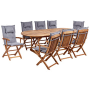Set da pranzo per esterni in legno di acacia chiaro con cuscini grigi tavolo a 8 posti sedie pieghevoli design rustico