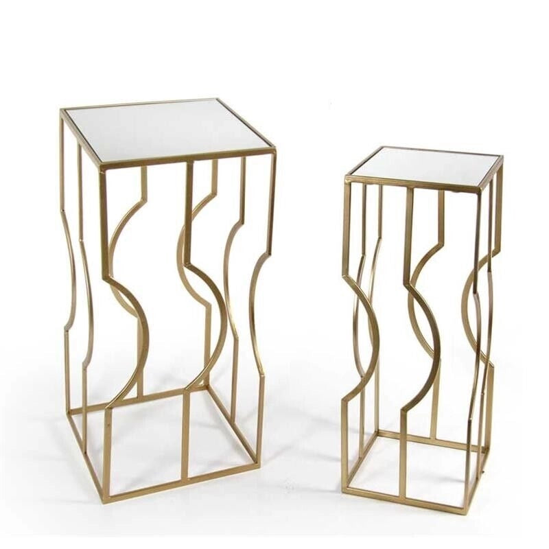 SET 2 TAVOLINI IN METALLO CON FORMA MODERAN QUADRATA IN COLORE ORO