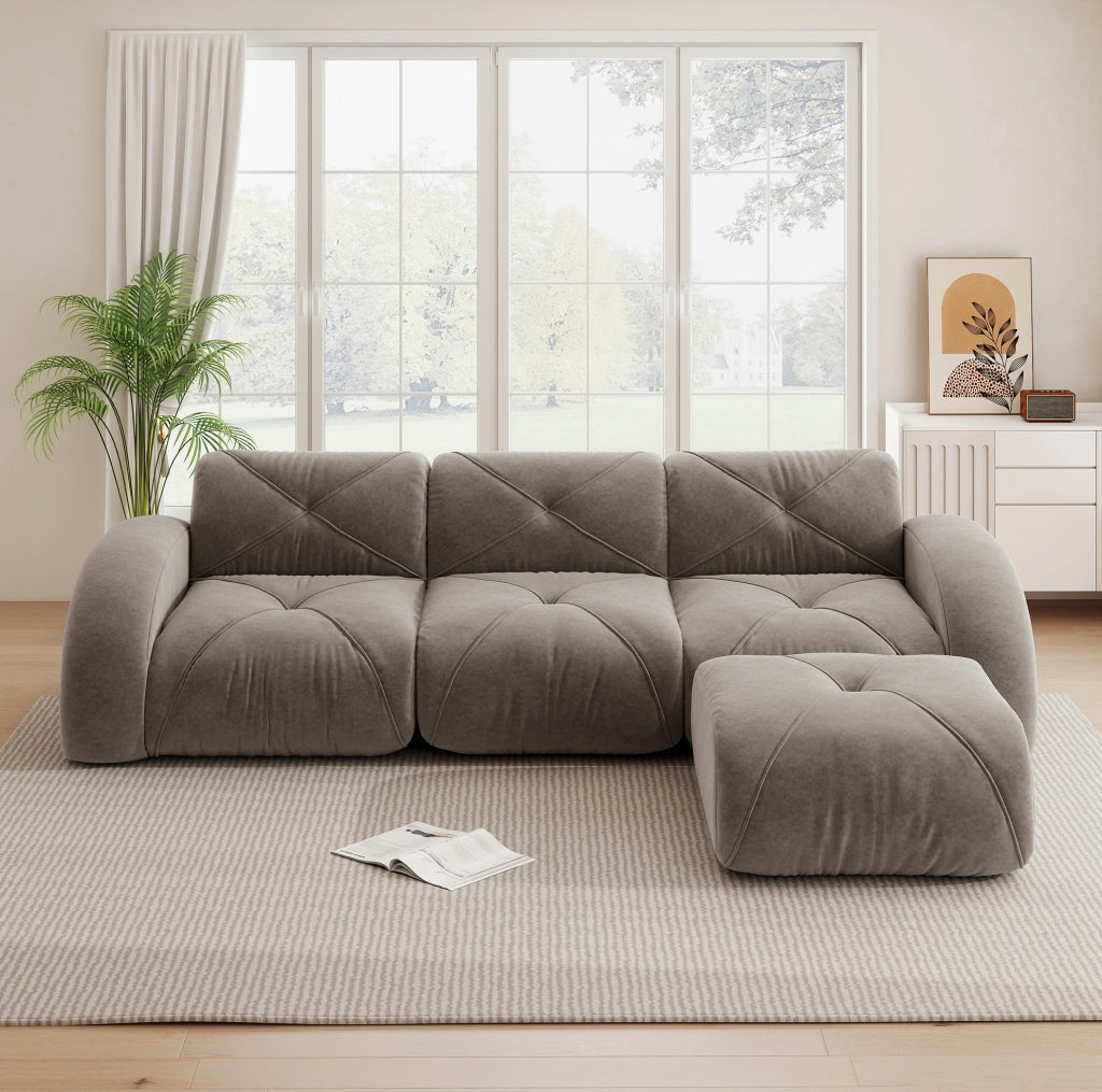 Divano modulare in chenille taupe con pouf; struttura senza telaio e base antiscivolo