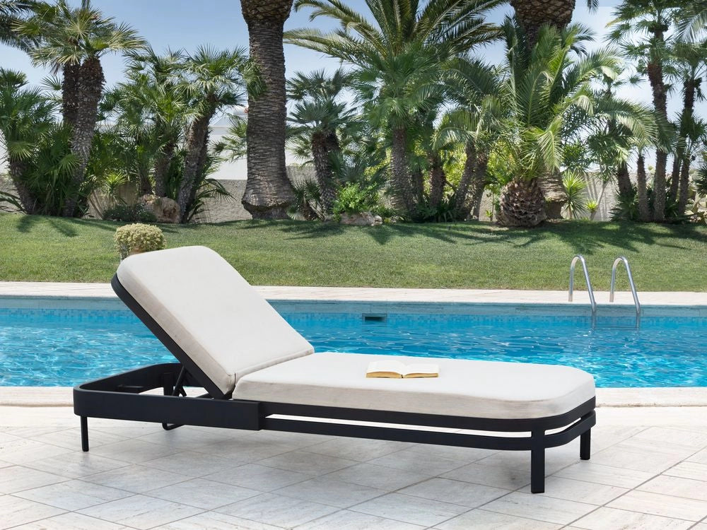 Lettino da giardino moderno reclinabile con struttura in metallo Beige chiaro stile moderno