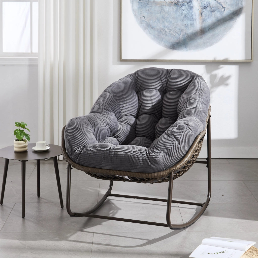 Poltrona a dondolo da esterno in rattan grigio 78x106x90 cm
