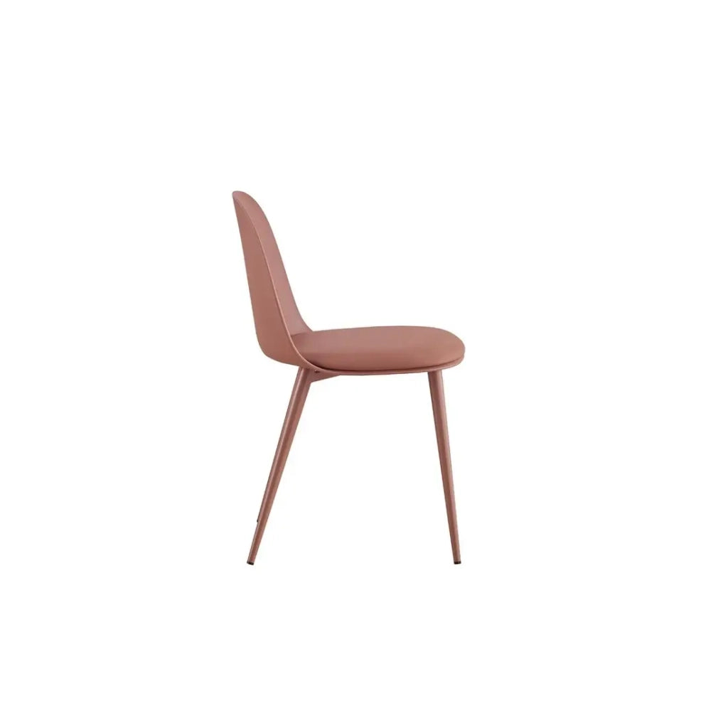 Sedia JASMON – Cuscino in PU Terracotta con gambe in metallo – H81 × L51 × P44 cm