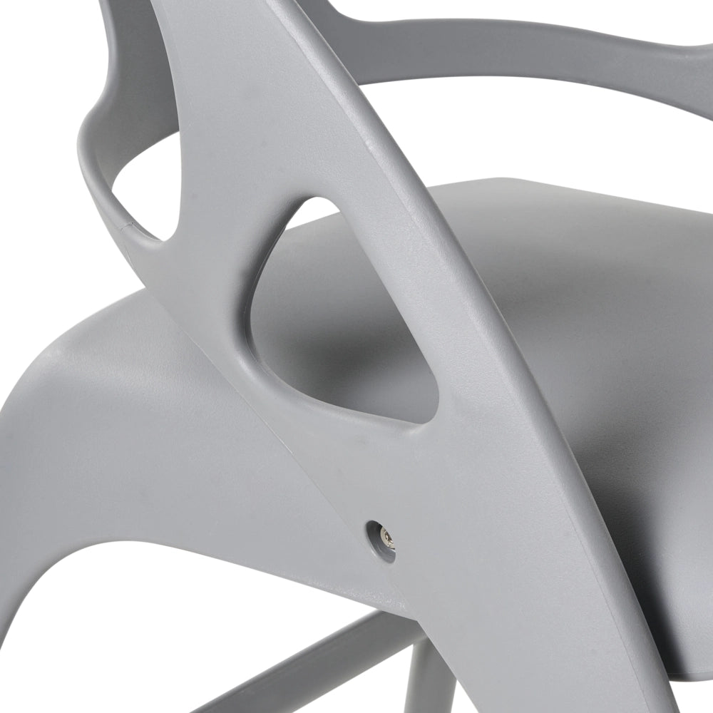 Set di 4 sedie da giardino in polipropilene grigio plastica leggera e resistente agli agenti atmosferici per interni e per esterni.