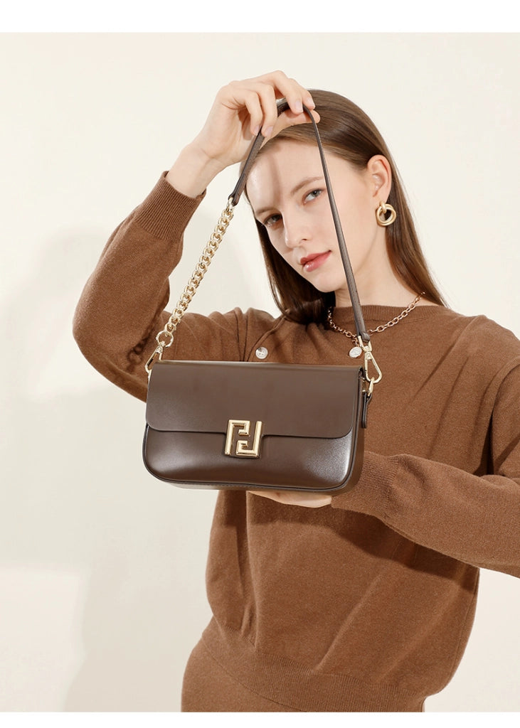 Borsa a tracolla da donna in vera pelle, marrone.