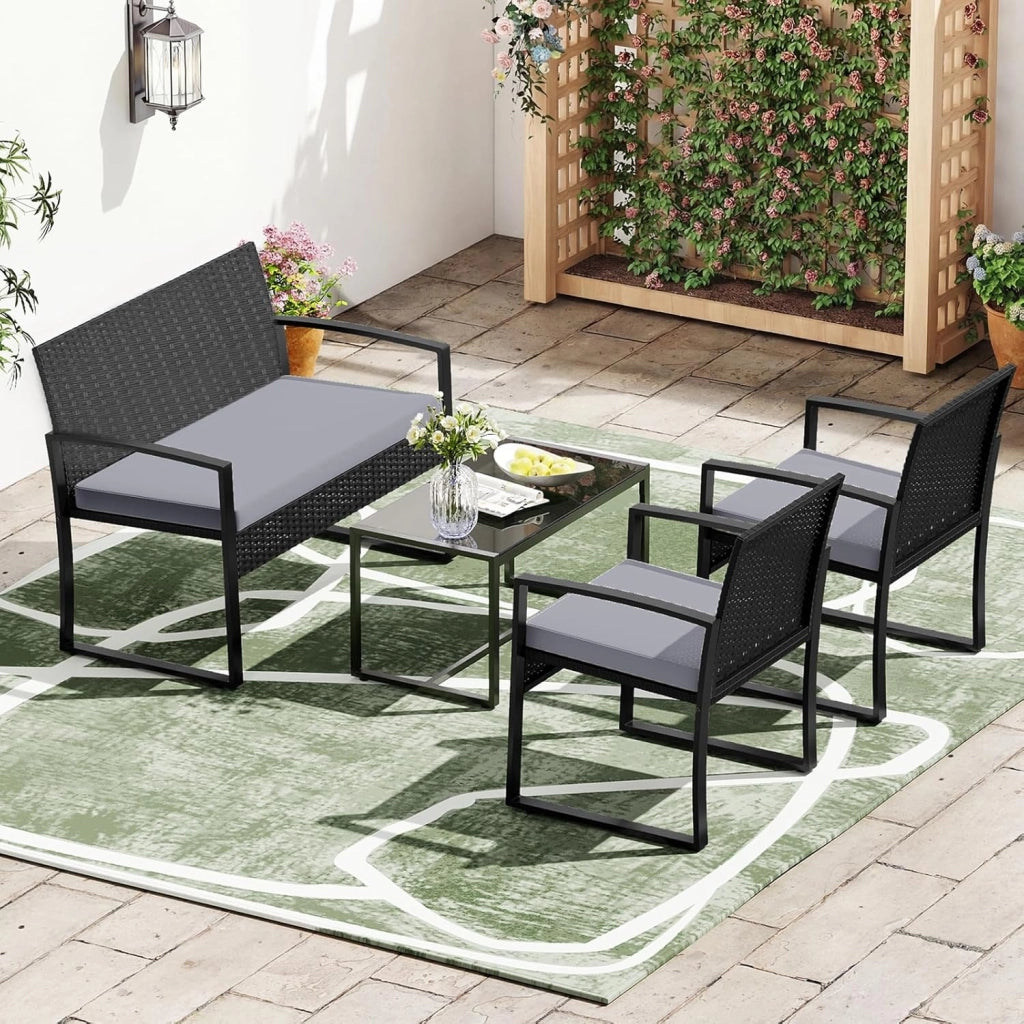 Set Salotto da Giardino a 4 Pezzi, Divanetto in Rattan con 2 Poltrone Ergonomiche e Tavolino con Piano in Vetro Temperato, Set Mobili da Esterno con Cuscini per Balcone e Patio (Grigio)