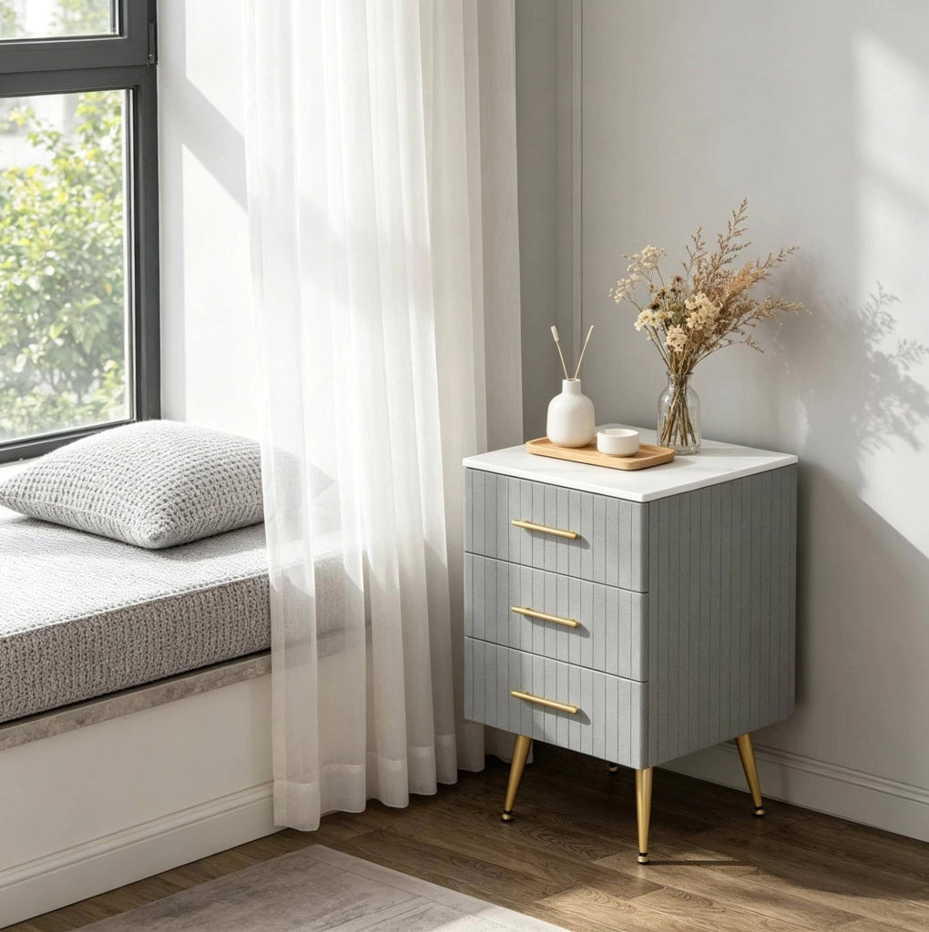 Comodino 40,5 x 41 x 60 cm in MDF grigio, 3 cassetti, effetto marmo
