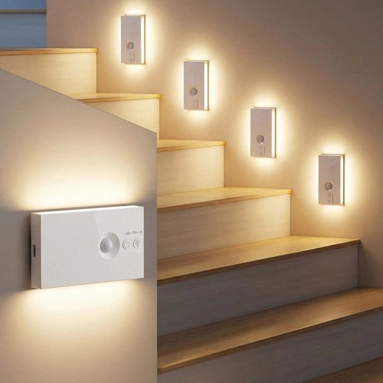 Quattro pezzi di sensori di movimento intelligenti - Adatto per corridoio, armadio, camera da letto - Caricabile via USB - LED - Illuminazione superiore e inferiore - Lampada notturna - Sensori di movimento - Illuminazione scala interna