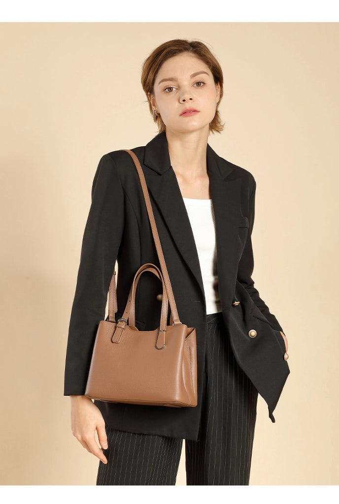 Borsa a tracolla da donna in vera pelle, marrone.