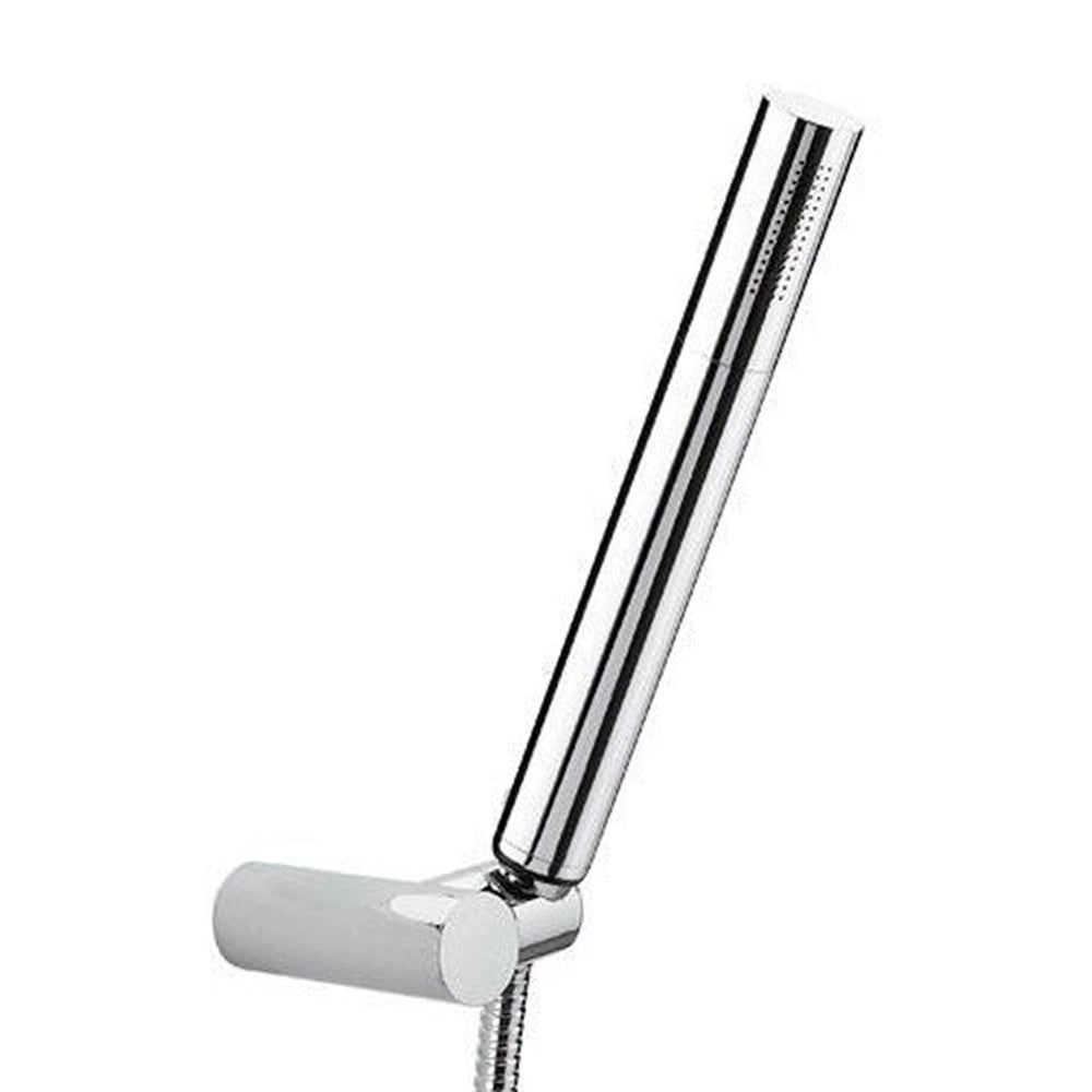 Rubinetto suvi esterno vasca dotato di kit doccia, design tondeggiante raffinato e minimale.