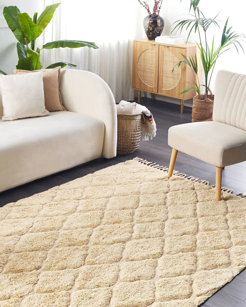 Tappeto beige in cotone trapuntato motivo geometrico con nappe 140 x 200 cm stile boho soggiorno camera da letto