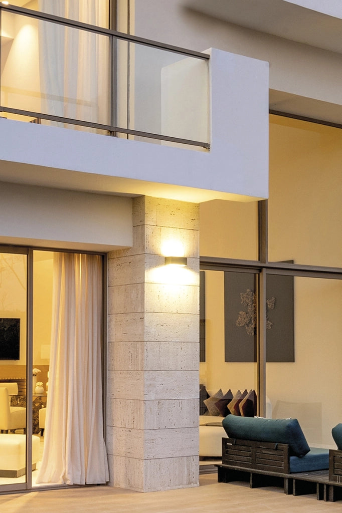 GUAVA Applique LED Biemissione 12W 120°-120° Marrone IP65 3000K - Illuminazione Parete per Esterni Rossini Group