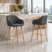 Set di 2 sgabelli da bar con schienale alto; braccioli e seduta in lino nero; 58;5 x 55 x 104 cm