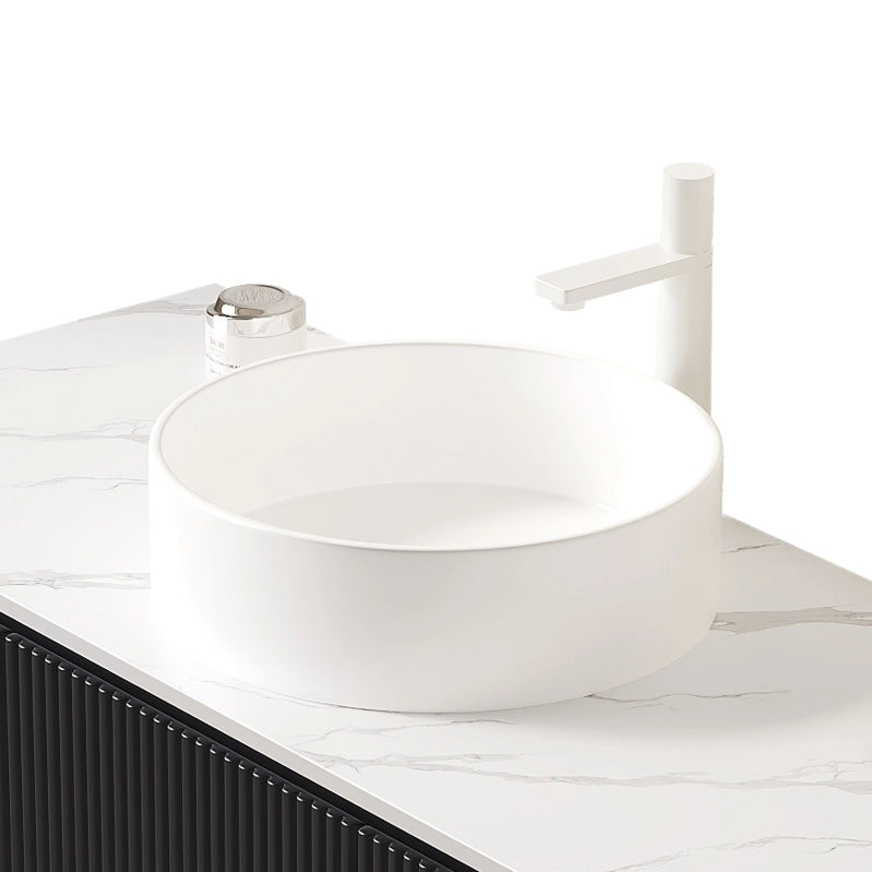Lavabo da appoggio rotondo in ceramica bianca lucida; vasca monoblocco per piani e mobili da bagno