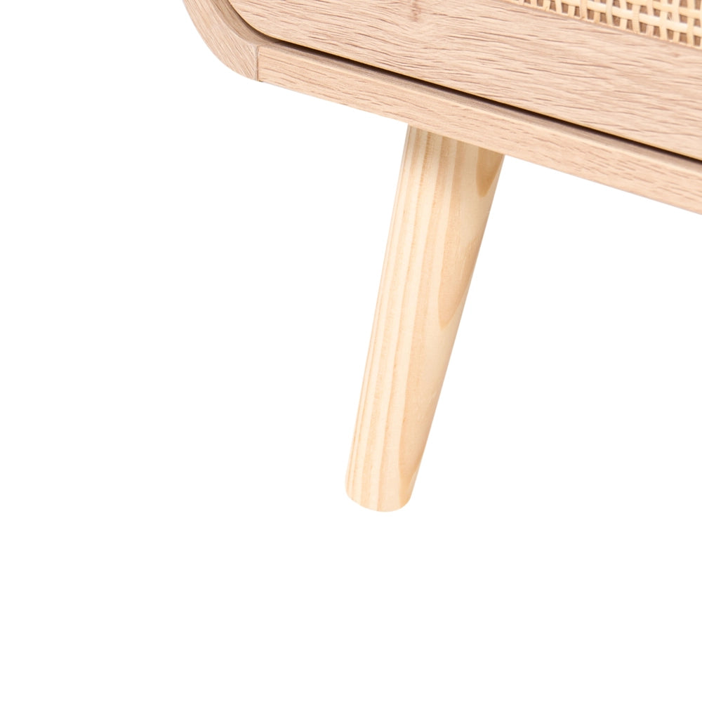 Comodino in truciolato marrone chiaro, 2 cassetti, con gambe in legno e frontali in vimini, per camera da letto e soggiorno