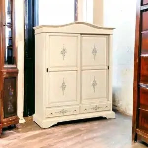 Armadio in legno Shabby chic mod gendarme maxi avorio anticato decorato a mano