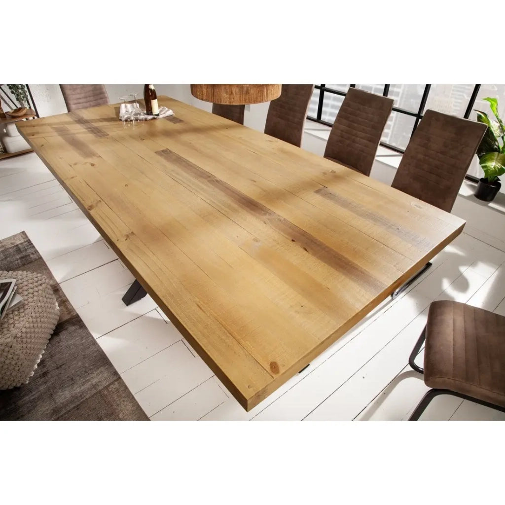 Tavolo da pranzo SOLARA – Legno di pino riciclato e metallo nero – 200 cm – Piano spesso 60 mm – Stile industriale
