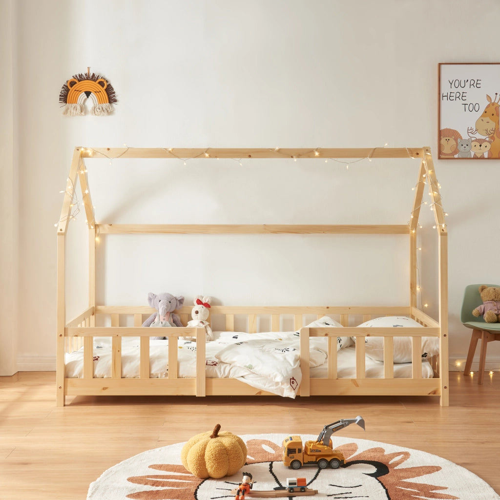 Letto per Cameretta Sisimiut a Forma di Casetta con Materasso 90x200 cm Color Legno Naturale [en.casa] [neu.haus]