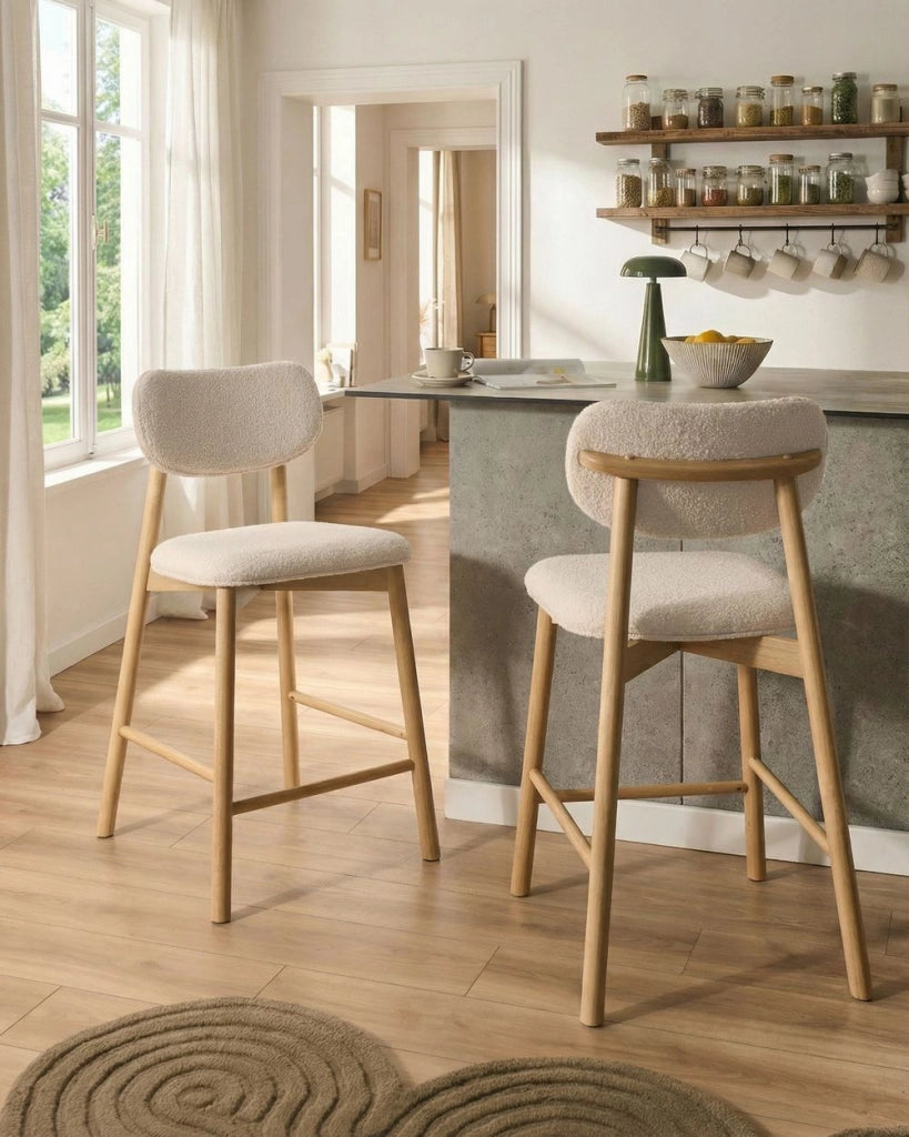 Set di 2 sedie da pranzo in boucle Struttura in legno marrone chiaro e beige schienale imbottiti Sala da pranzo Cucina